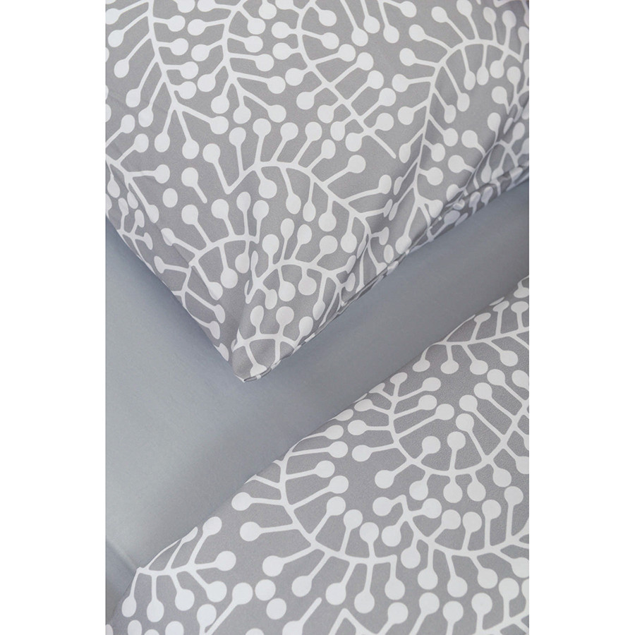 Комплект постельного белья серого цвета с принтом Спелая смородина из коллекции scandinavian touch, 150х200 см