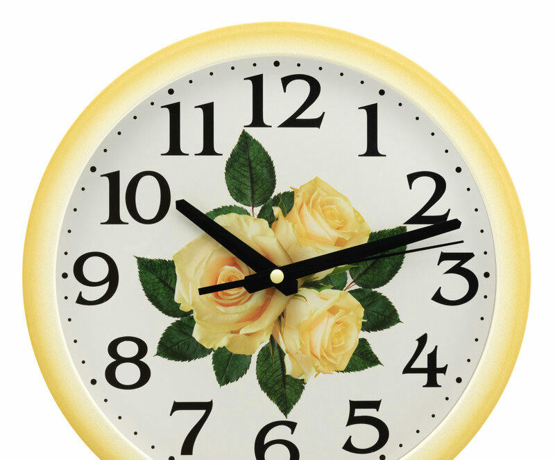 Настенные часы Алмаз В149