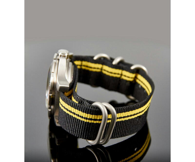 Наручные часы ВОСТОК 2431 (18010Б) ремень текстиль