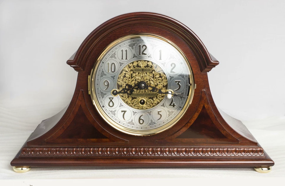 Настенные часы howard miller 613-559