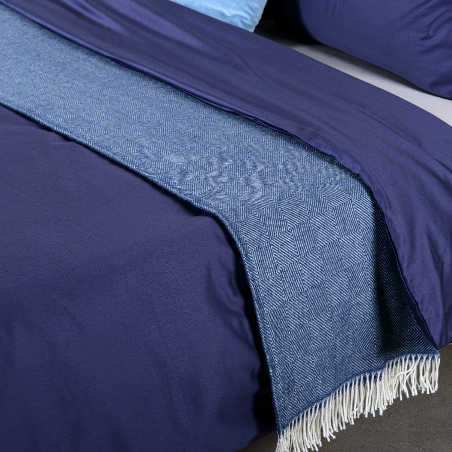 Комплект постельного белья полутораспальный из сатина темно-синего цвета из коллекции essential