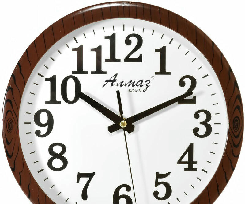 Настенные часы Алмаз В03