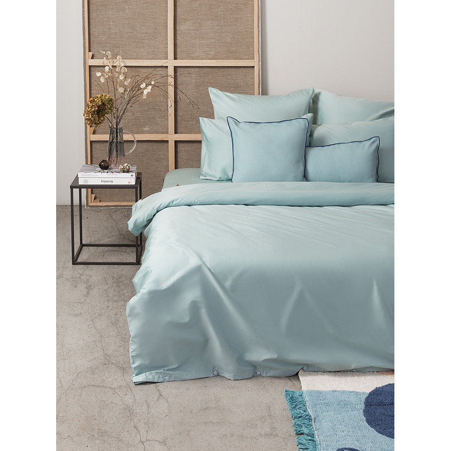 Чехол на подушку из фактурного хлопка голубого цвета с контрастным кантом из коллекции essential, 45х45 см