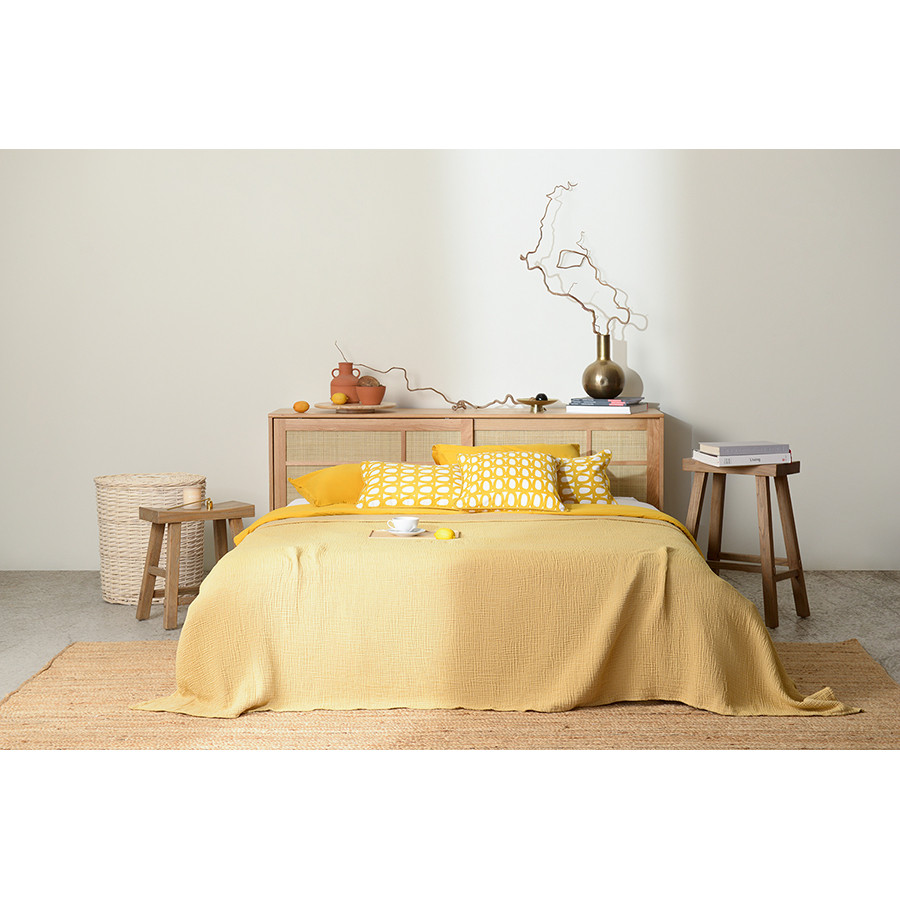 Чехол на подушку с принтом twirl горчичного цвета из коллекции cuts&pieces, 30х50 см