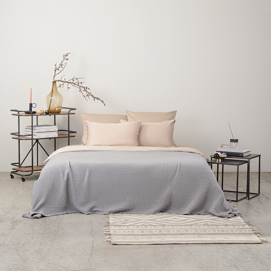 Комплект постельного белья полутораспальный из сатина бежевого цвета из коллекции essential