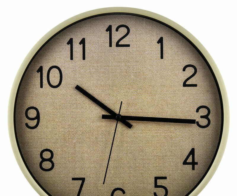 Настенные часы ТРОЙКА 77776737